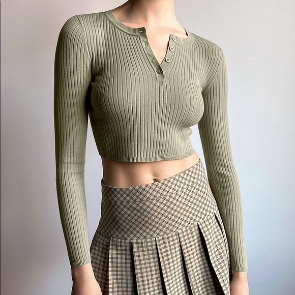 Aritzia (Sunday Best) Sienna Cropped Sweater in White (NWOT) - Picture 12 of 12